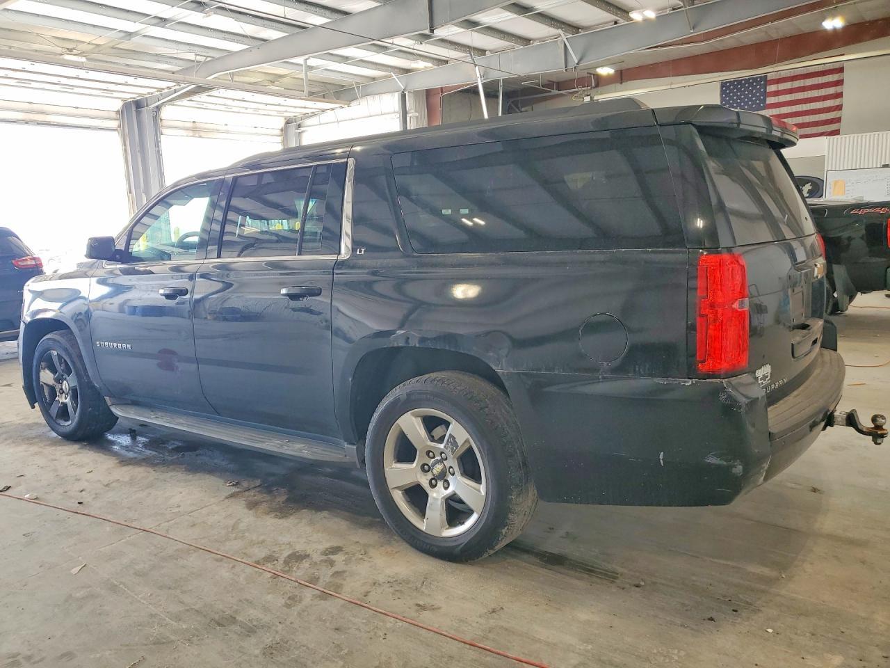 2015 Chevrolet Suburban K1500 Lt - Фото 2