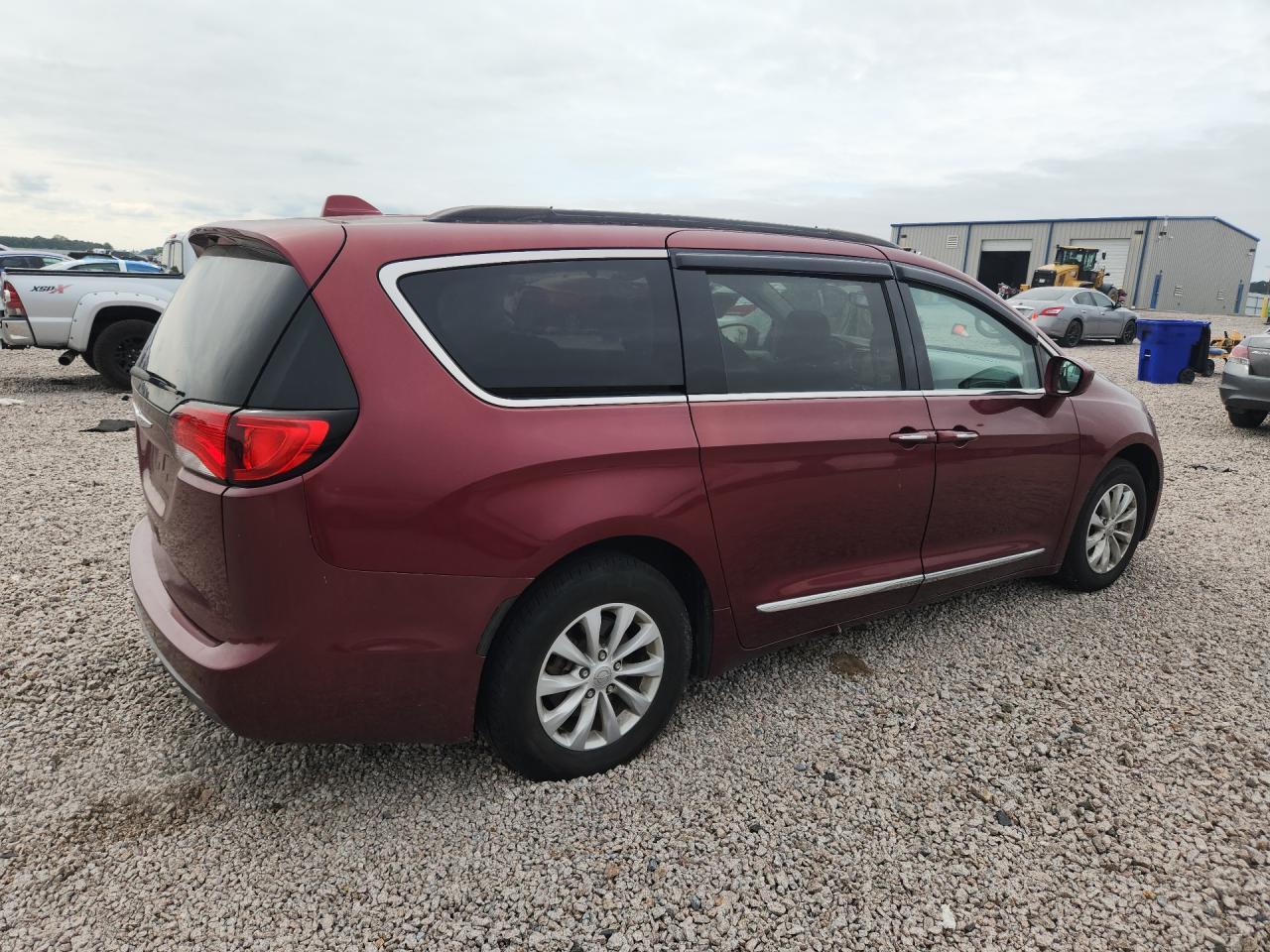 2017 Chrysler Pacifica Touring L - Фото 3