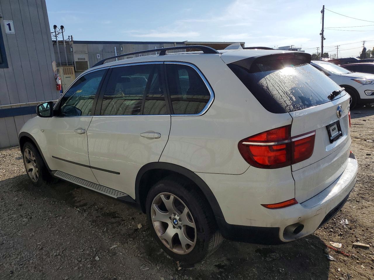 2013 BMW X5 xDrive35I - Фото 2