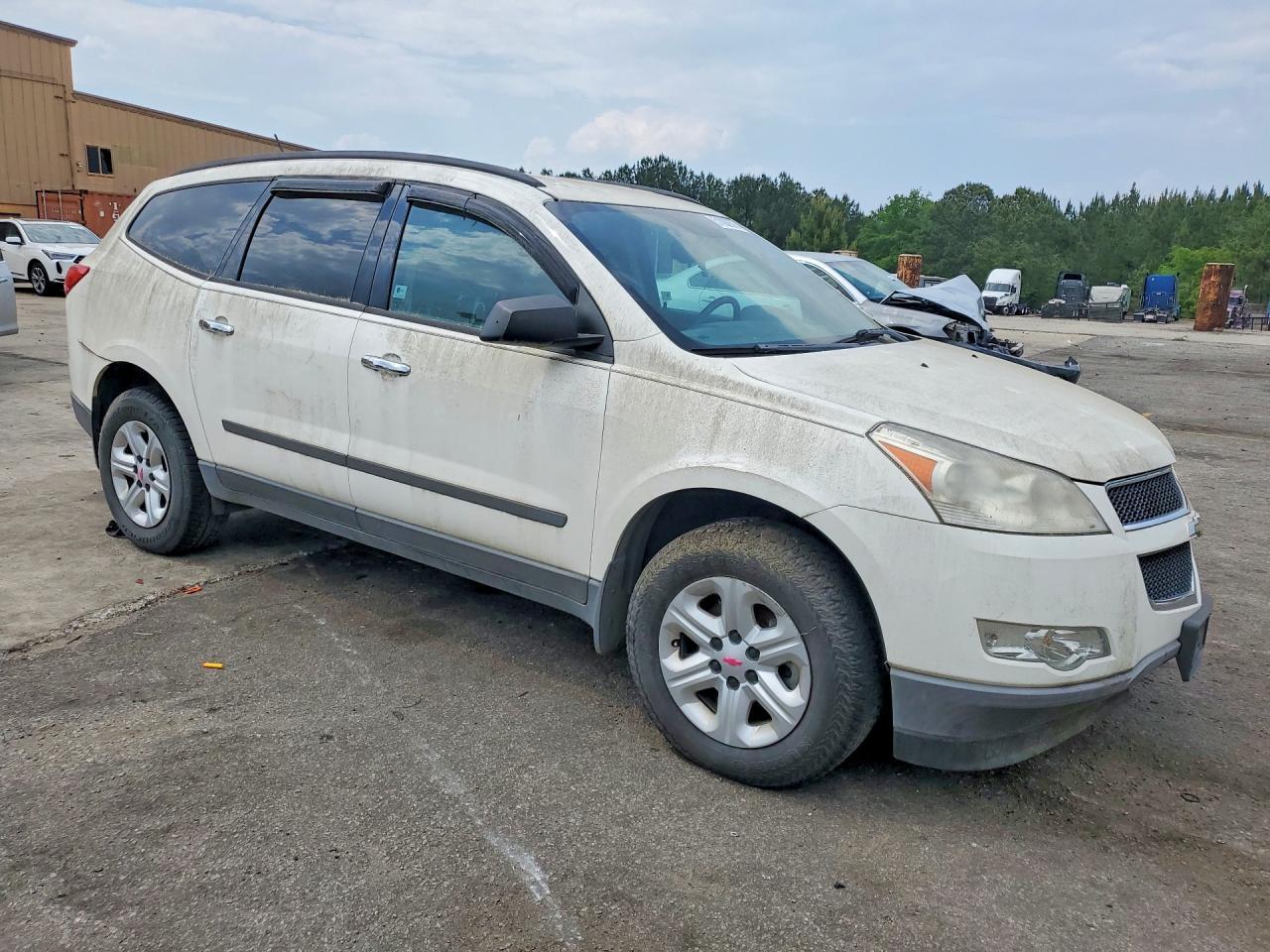 2011 Chevrolet Traverse Ls - Image 4