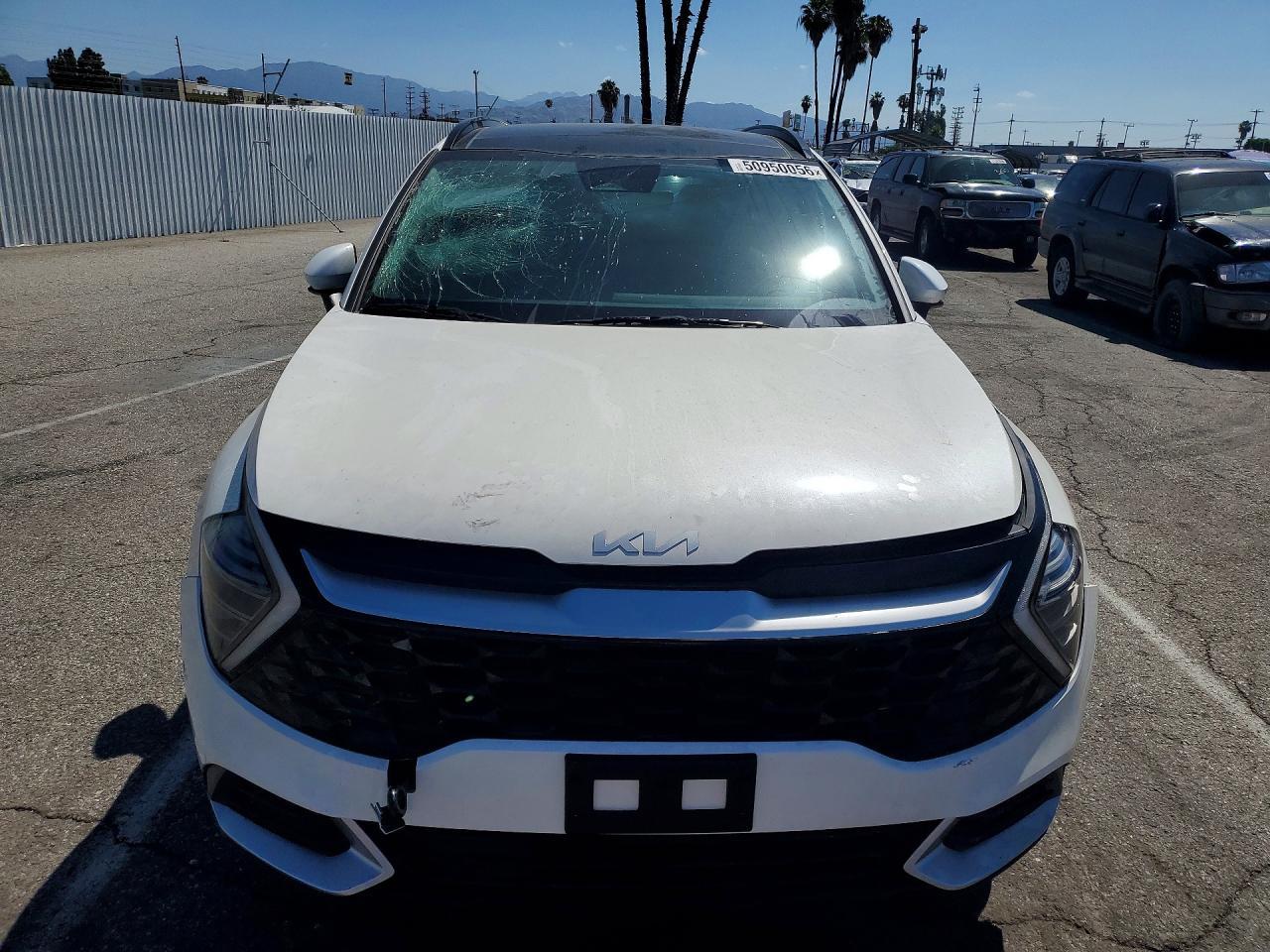 2025 Kia Sportage Ex - Image 5