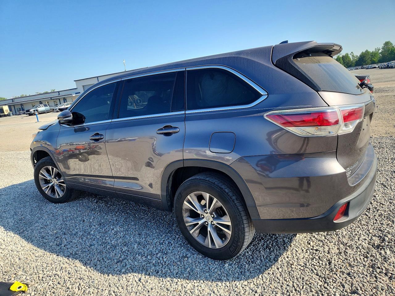 2015 Toyota Highlander Le Plus - Фото 2