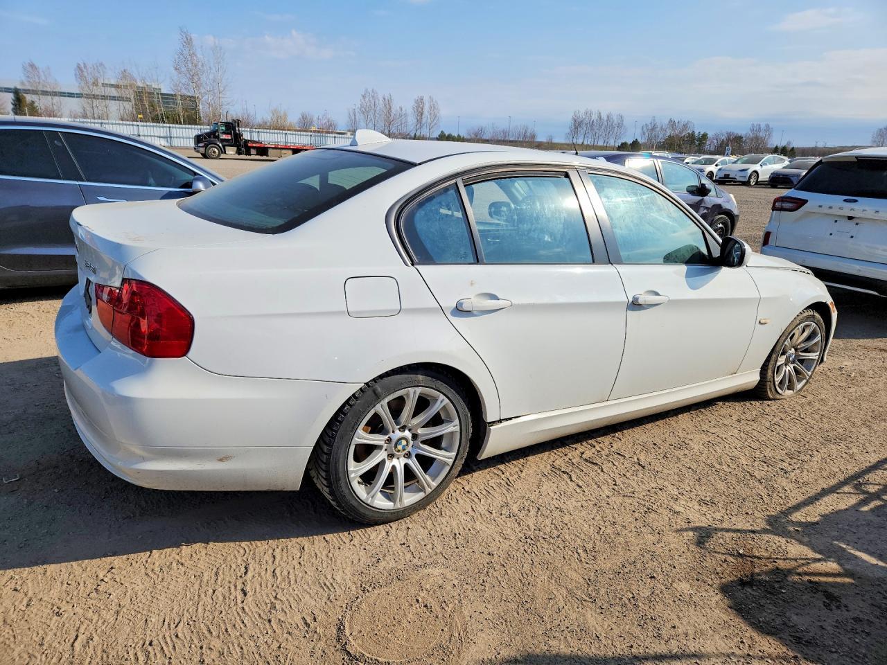 2010 BMW 323 I - Image 3