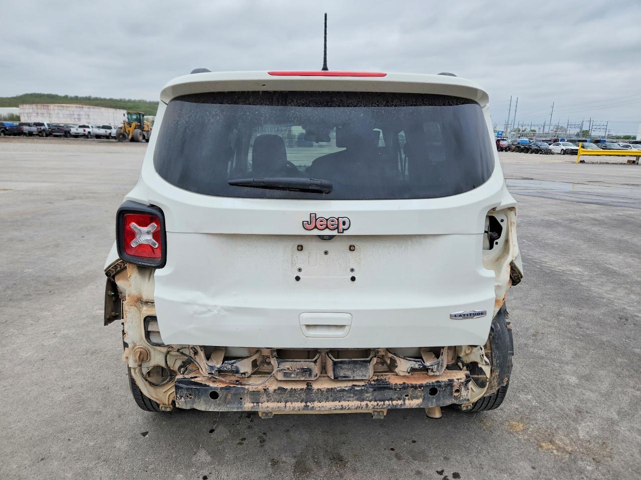 2018 Jeep Renegade Latitude - Image 6