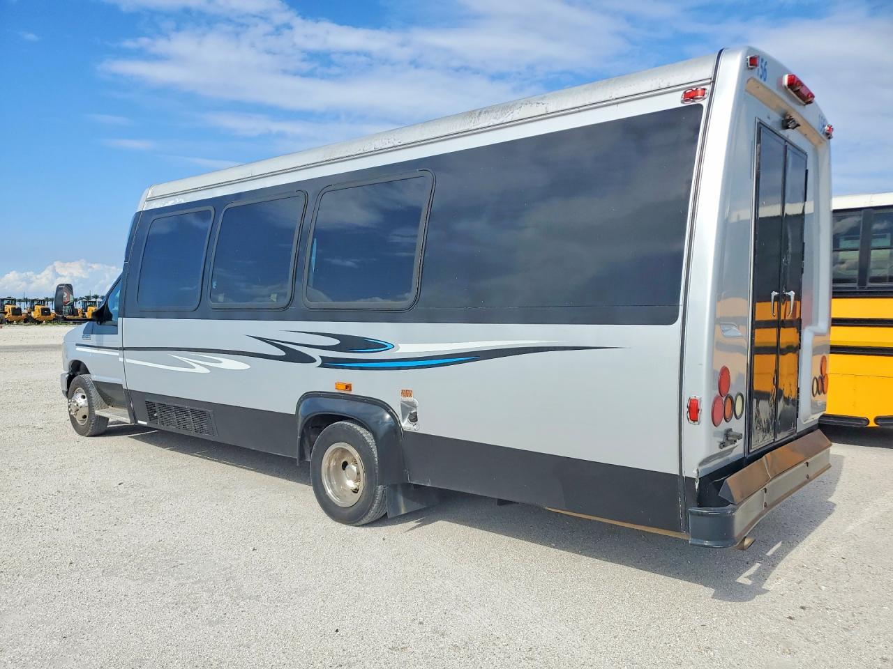 2011 Ford E450 Shuttle Bus - Image 2