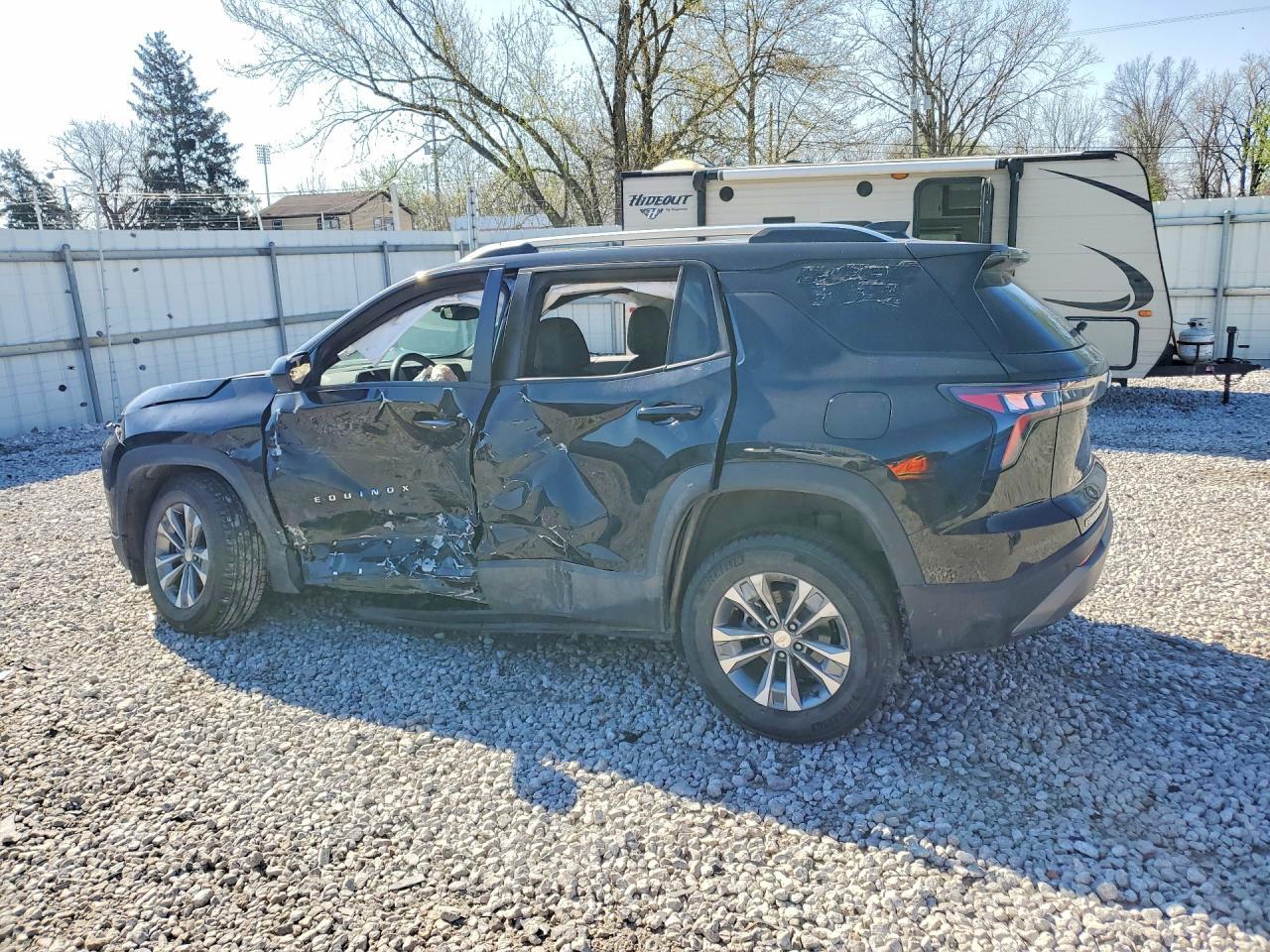 2025 Chevrolet Equinox Lt - Image 2