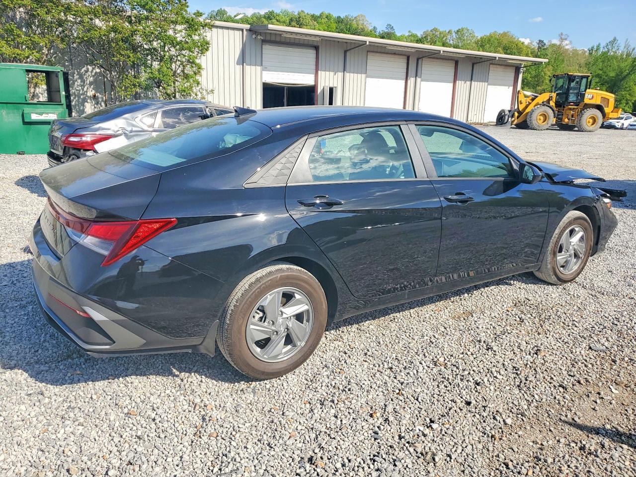 2026 Hyundai Elantra Se - Image 3