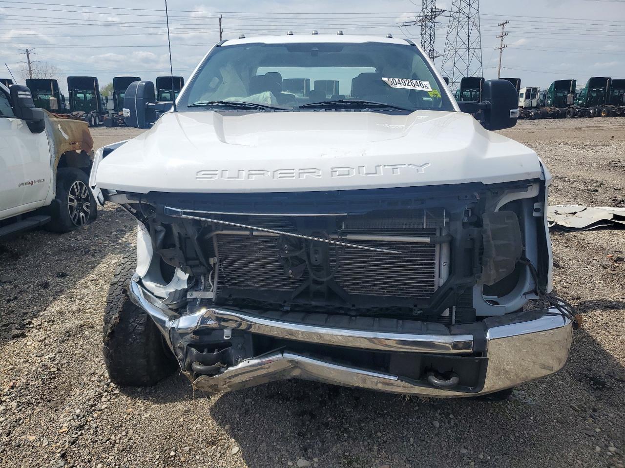 2022 Ford F350 Super Duty - Фото 5