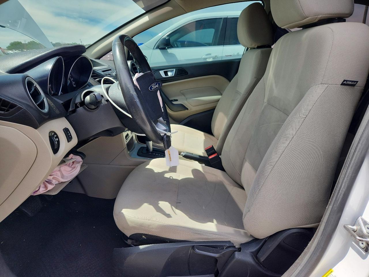 2015 Ford Fiesta Se - Image 7