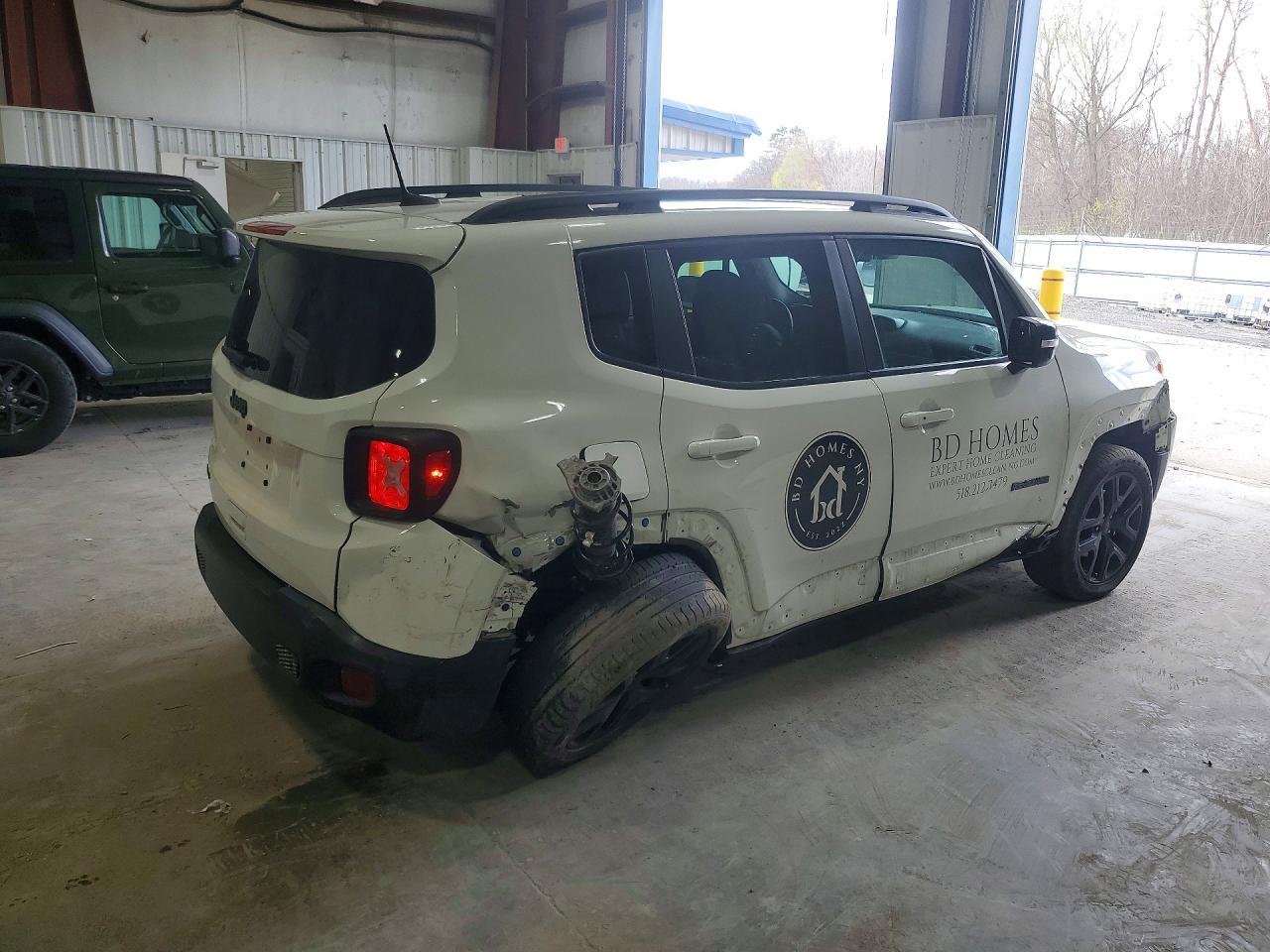 2022 Jeep Renegade Altitude - Image 3