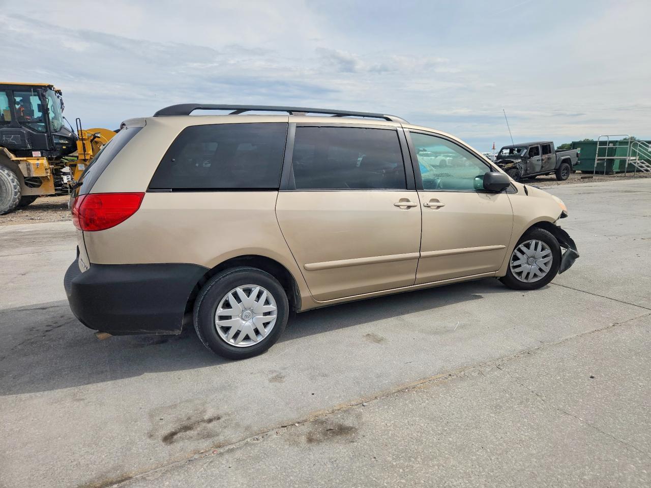2007 Toyota Sienna Le 8-Passenger - Image 3