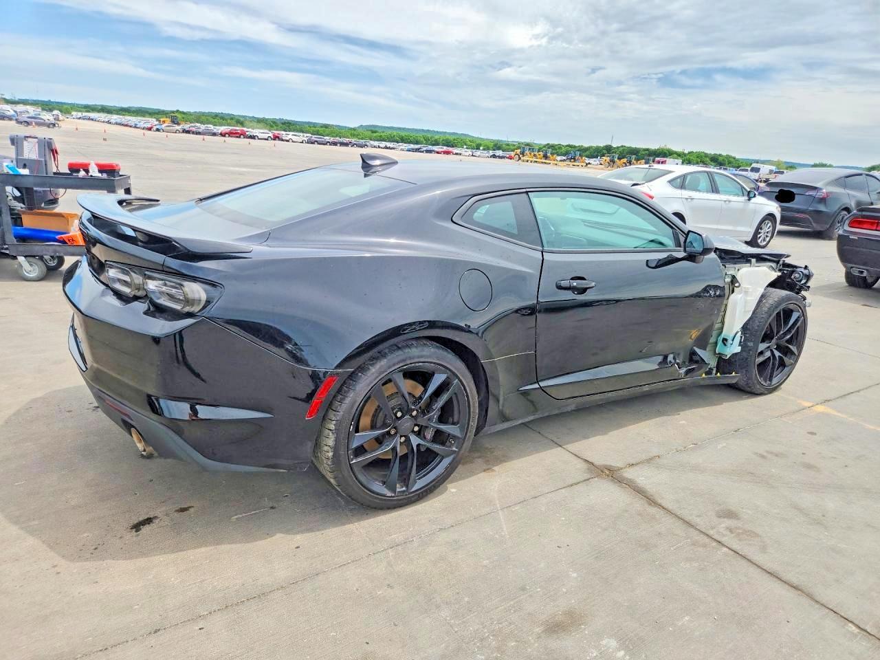 2023 Chevrolet Camaro Lt1 - Фото 3