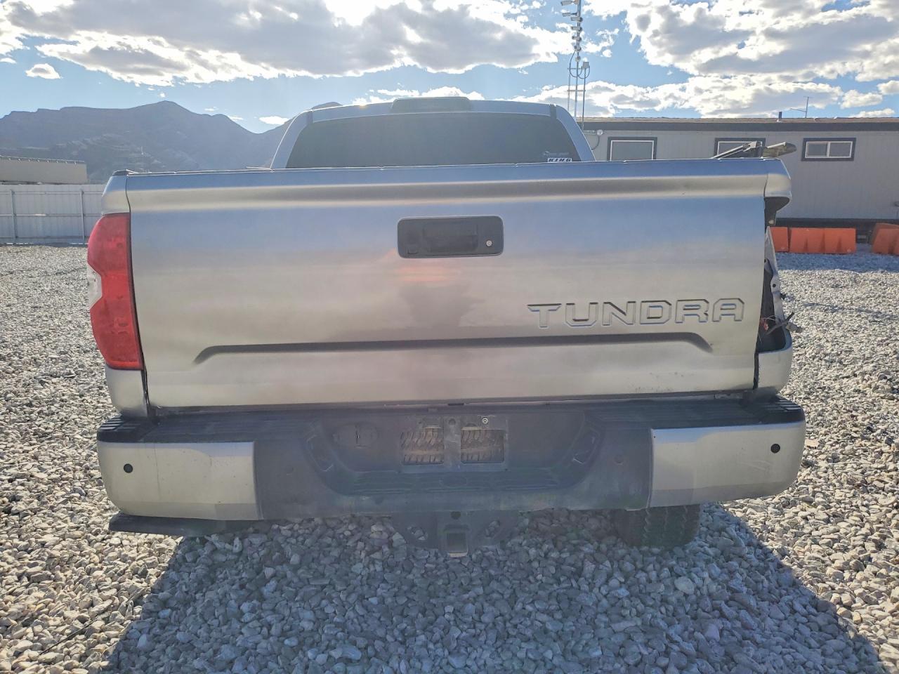 2017 Toyota Tundra Sr5 - Image 6