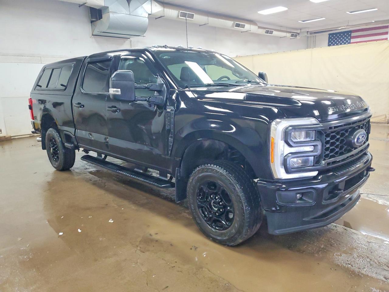 2023 Ford F250 Super Duty - Фото 4