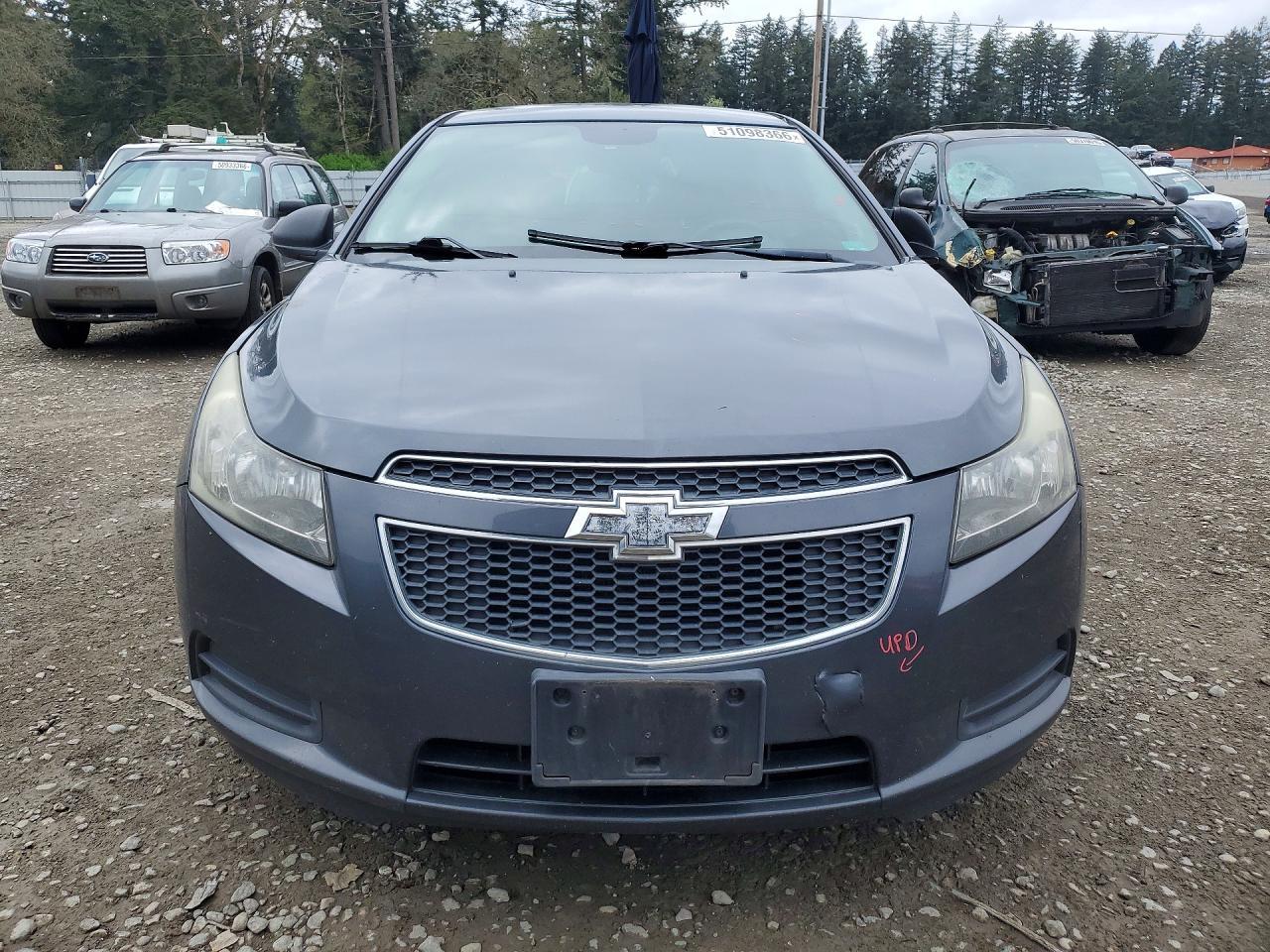 2013 Chevrolet Cruze Ls - Image 5