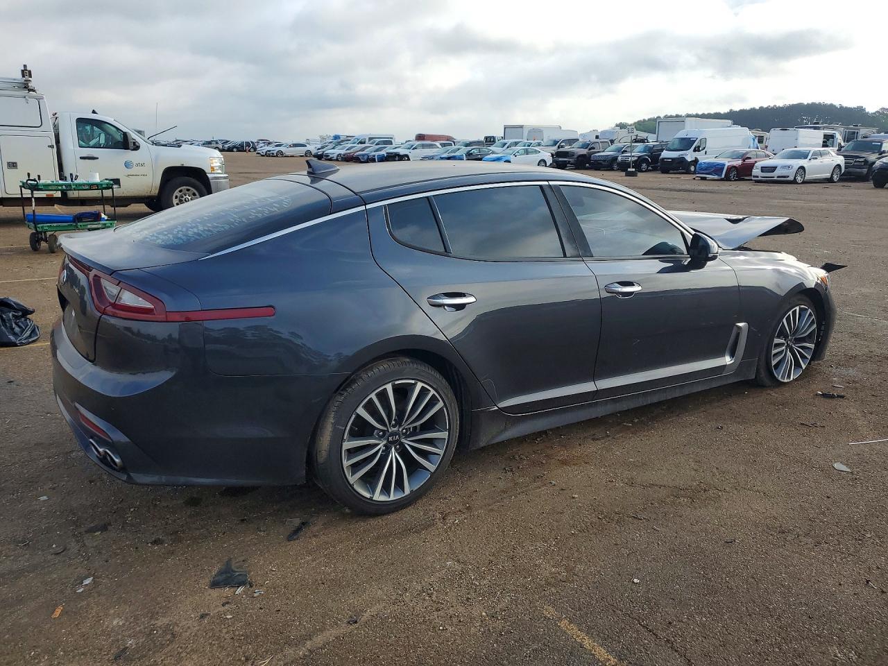 2019 Kia Stinger Base - Фото 3