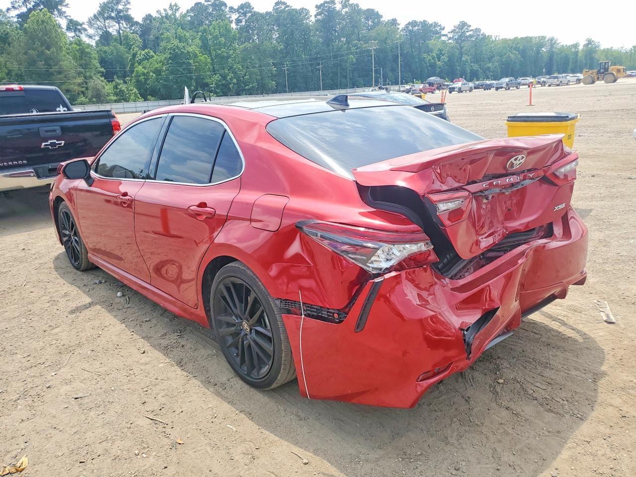 2021 Toyota Camry Xse - Фото 2