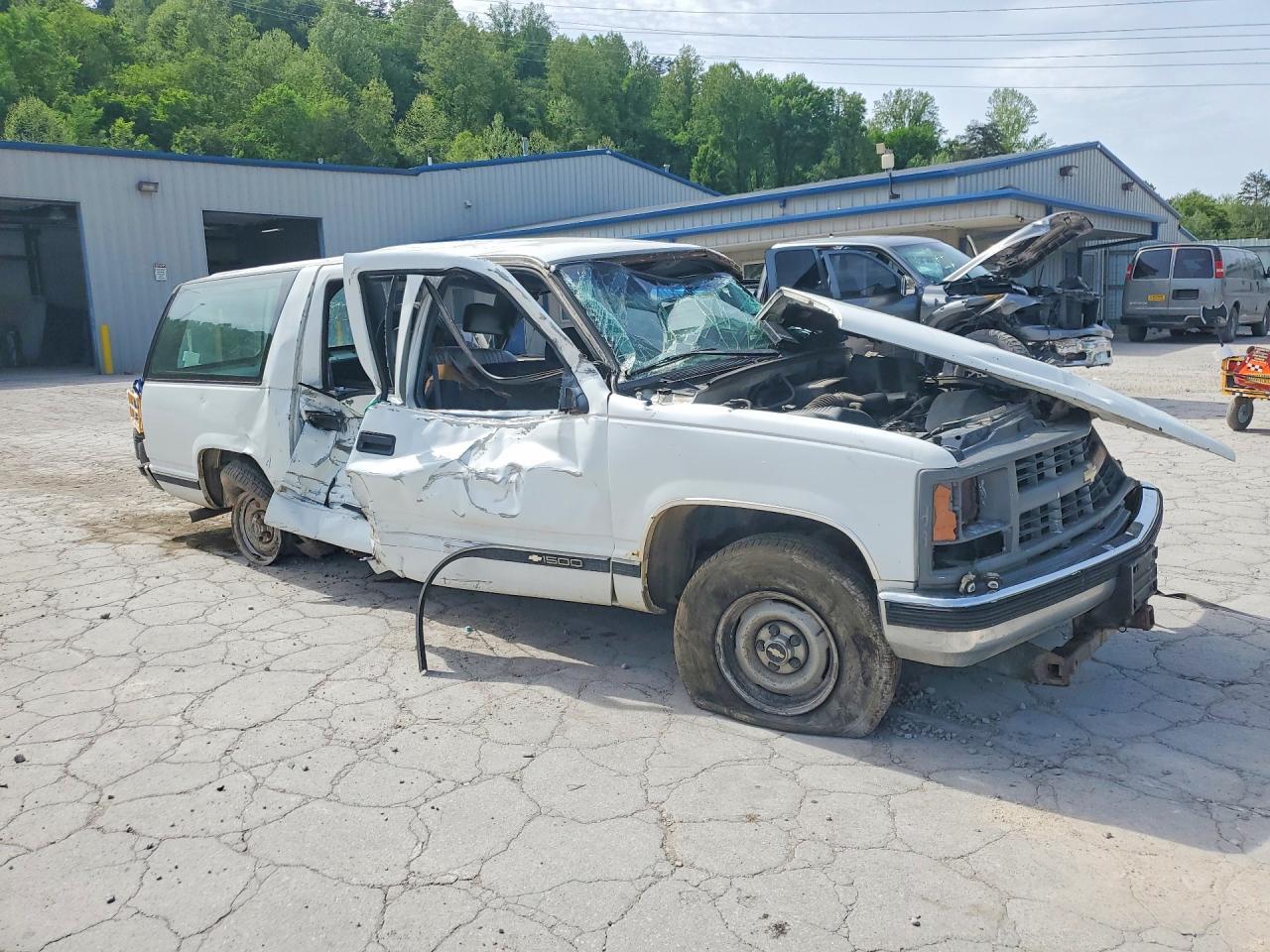 1996 Chevrolet Suburban C1500 - Image 4
