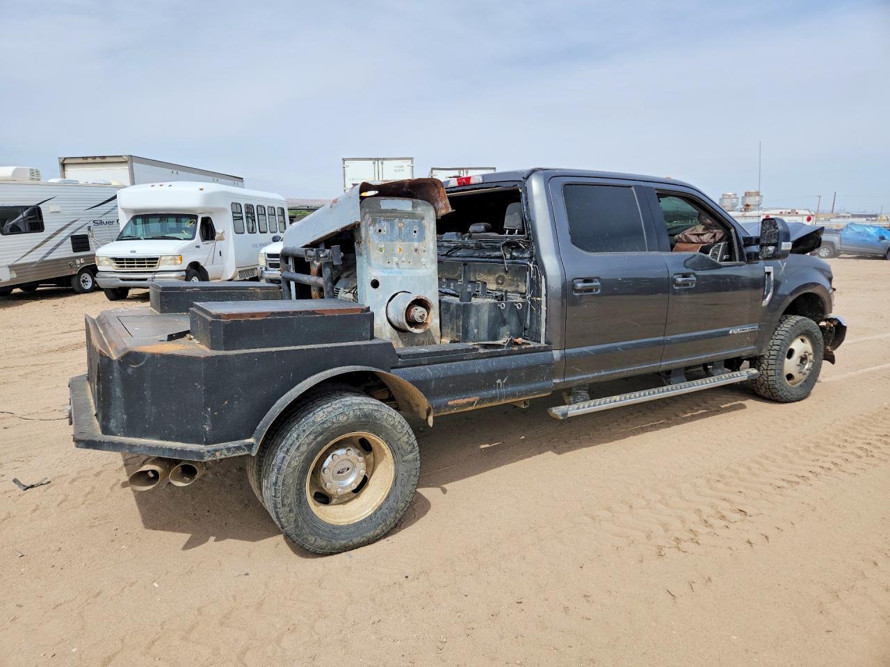 2017 Ford F350 Super Duty - Image 3