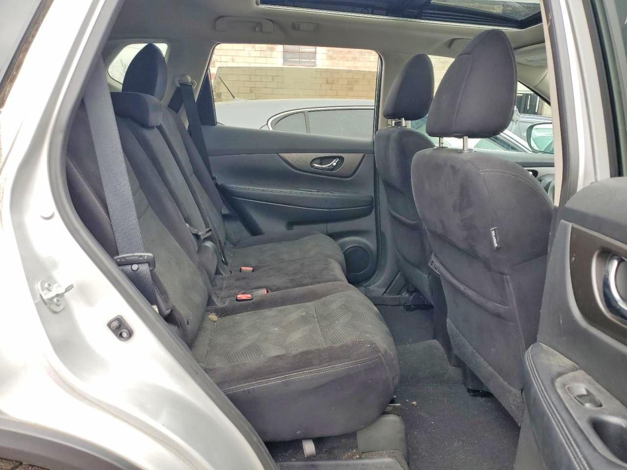 2015 Nissan Rogue S - Фото 6