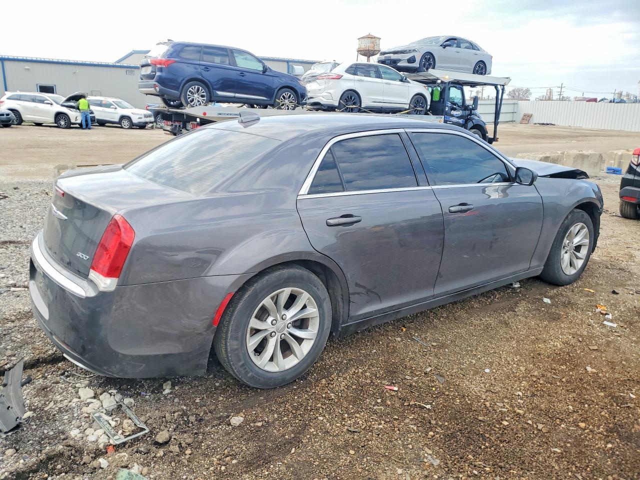 2016 Chrysler 300 Limited - Фото 3