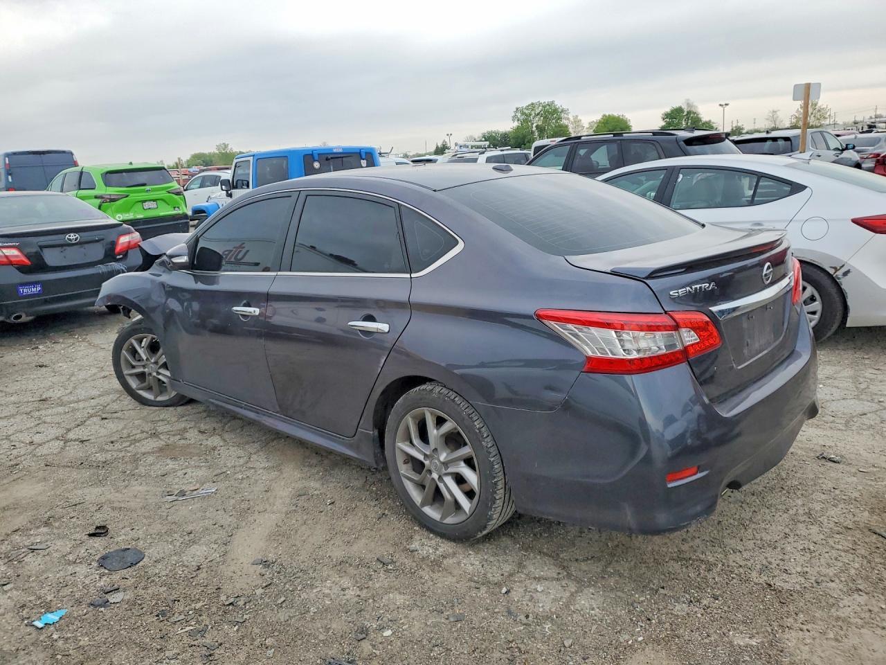 2015 Nissan Sentra - Image 2