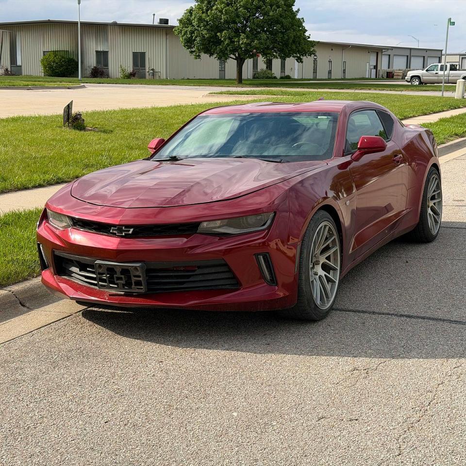 2018 Chevrolet Camaro Lt - Image 2