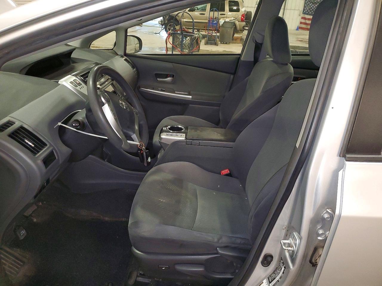 2012 Toyota Prius V Two - Фото 7