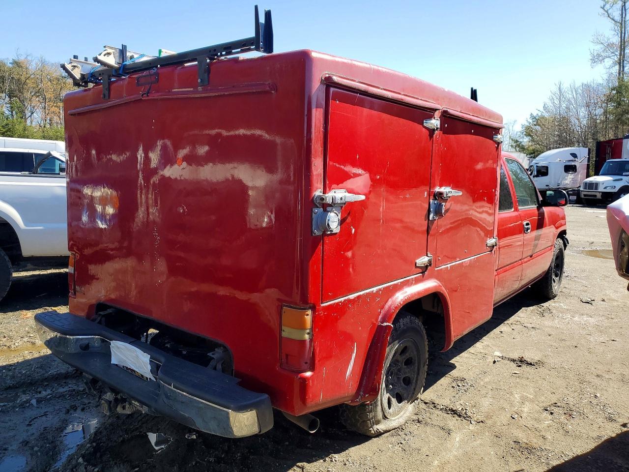 2005 Chevrolet Silverado 1500 Utility / Service Truck - Image 3