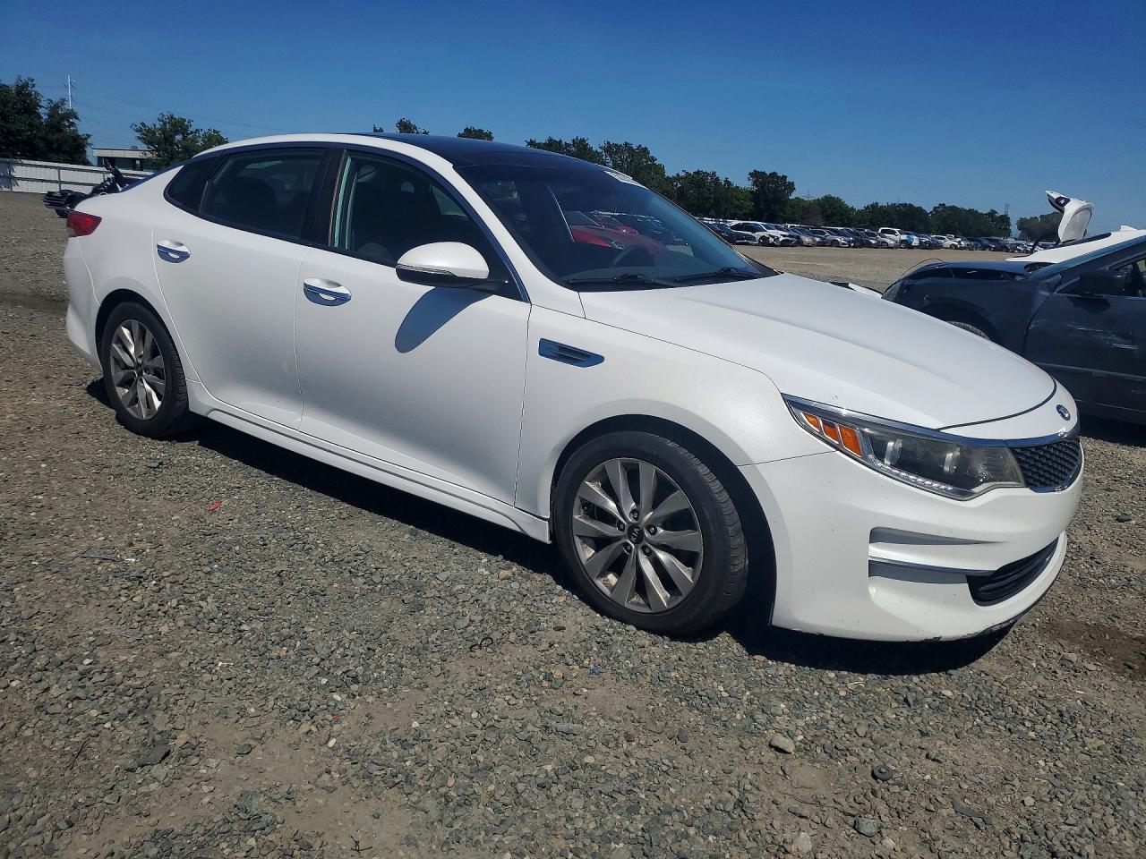 2016 Kia Optima Ex - Image 4