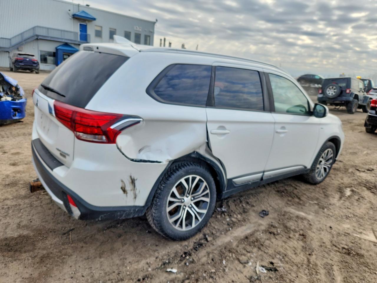 2018 Mitsubishi Outlander Se - Фото 3