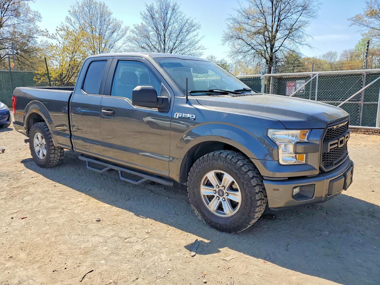 2016 Ford F150 Super Cab - Image 4