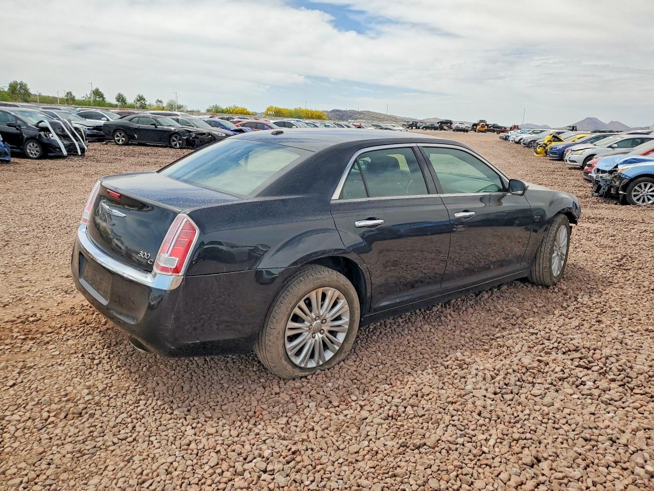 2014 Chrysler 300C - Image 3