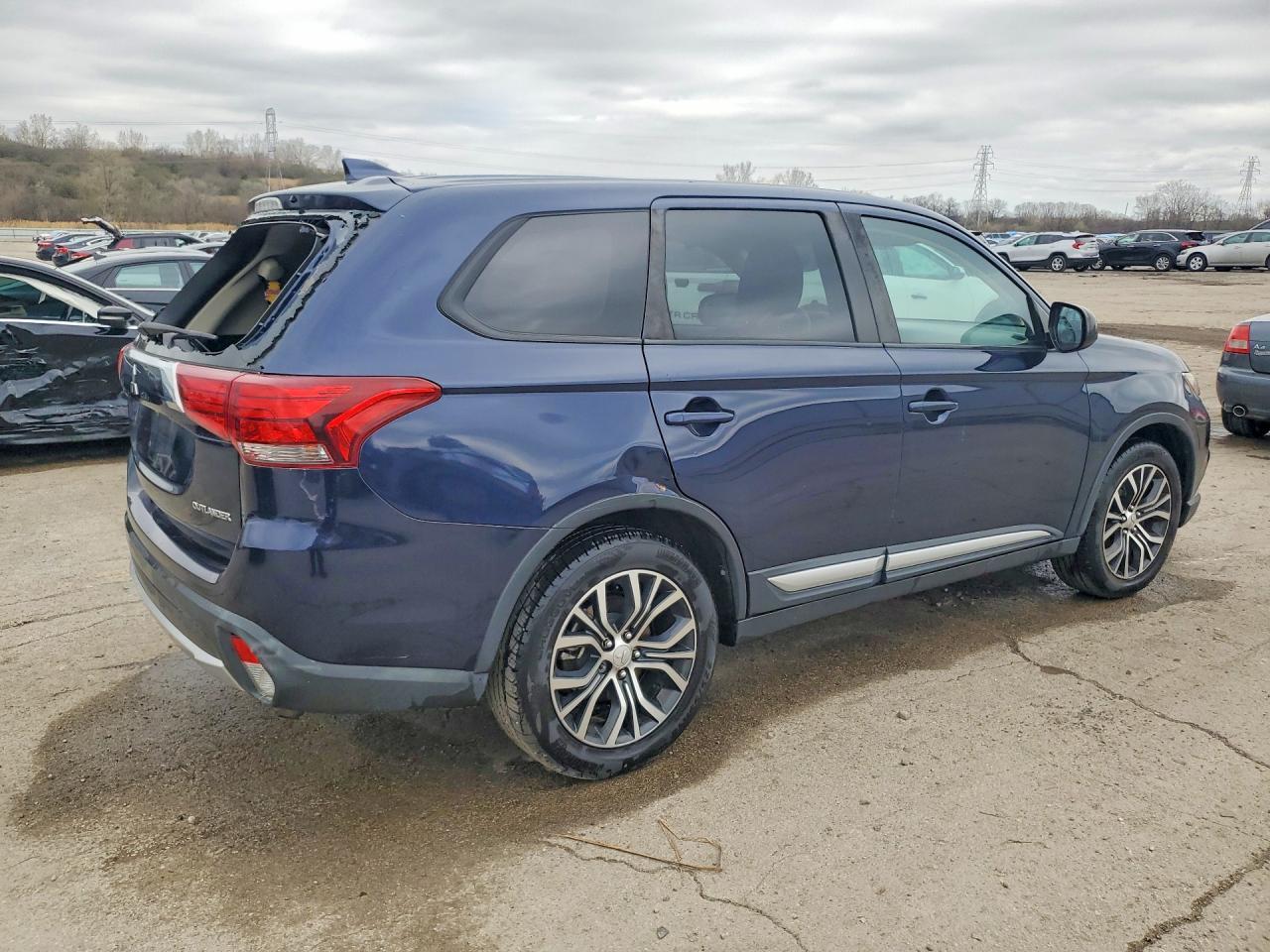 2018 Mitsubishi Outlander Es - Фото 3