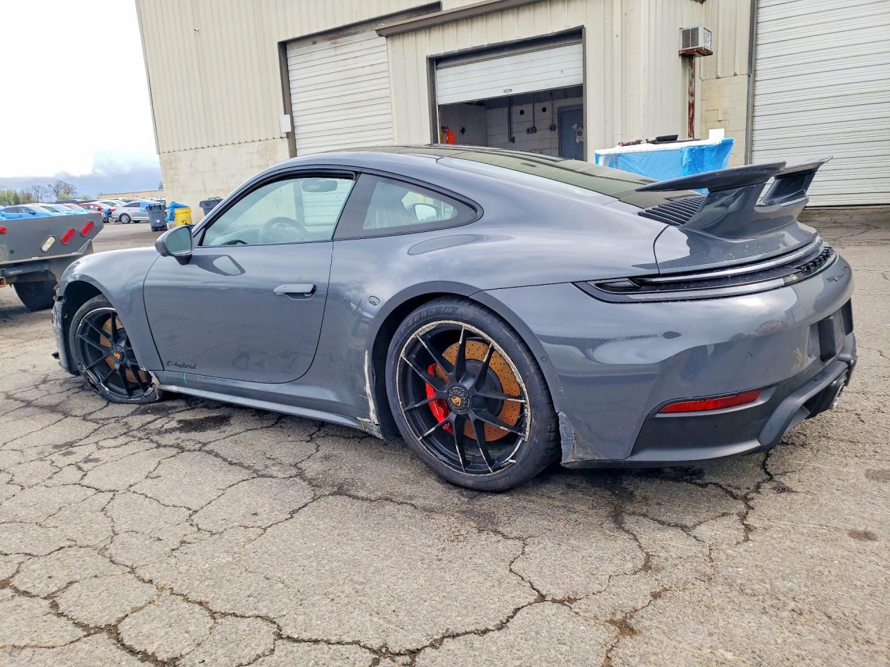 2025 Porsche 911 Carrera Gts - Image 2