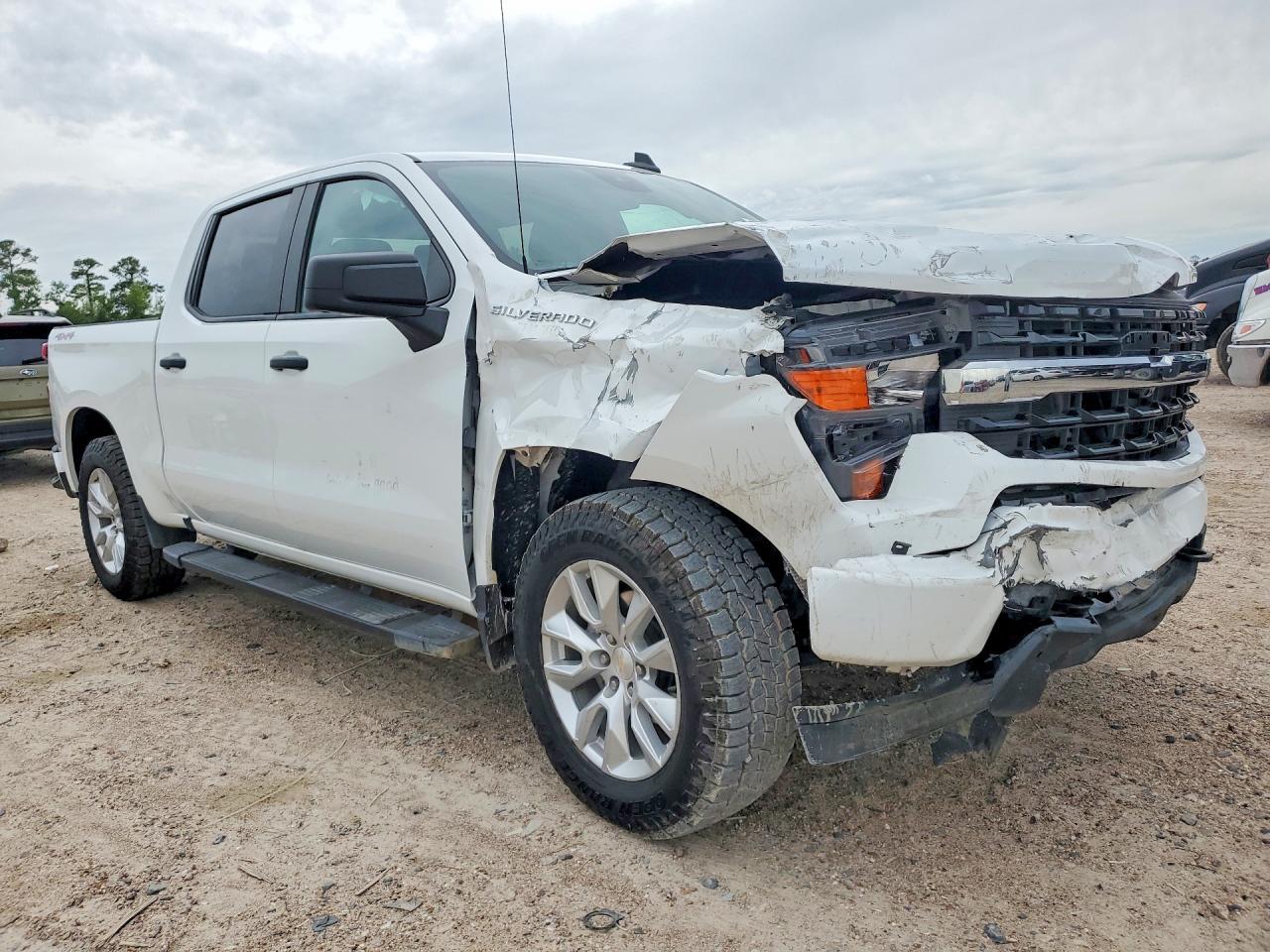2024 Chevrolet Silverado K1500 Custom - Фото 4