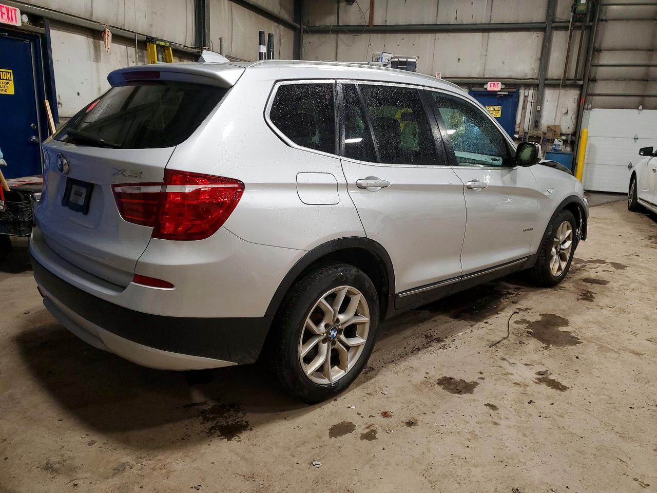 2011 BMW X3 xDrive28I - Image 3
