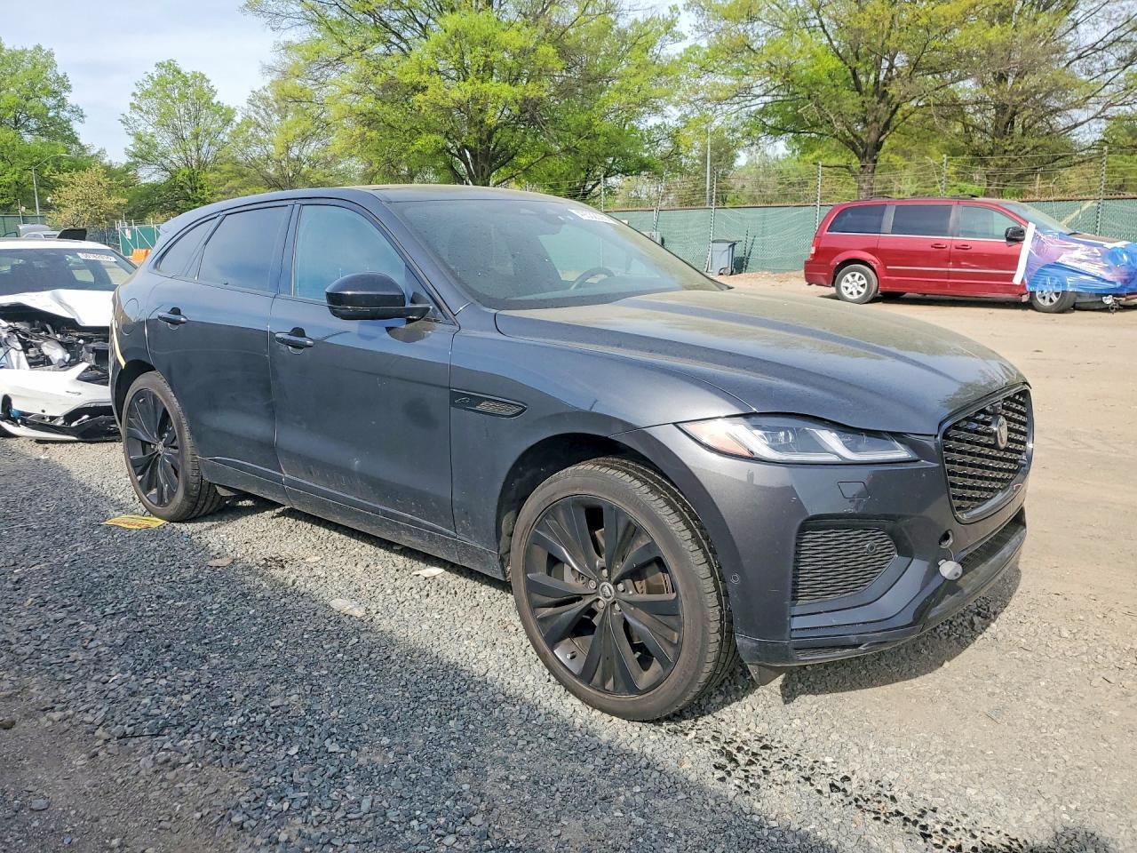 2025 Jaguar F-Pace R-Dynamic S - Image 4