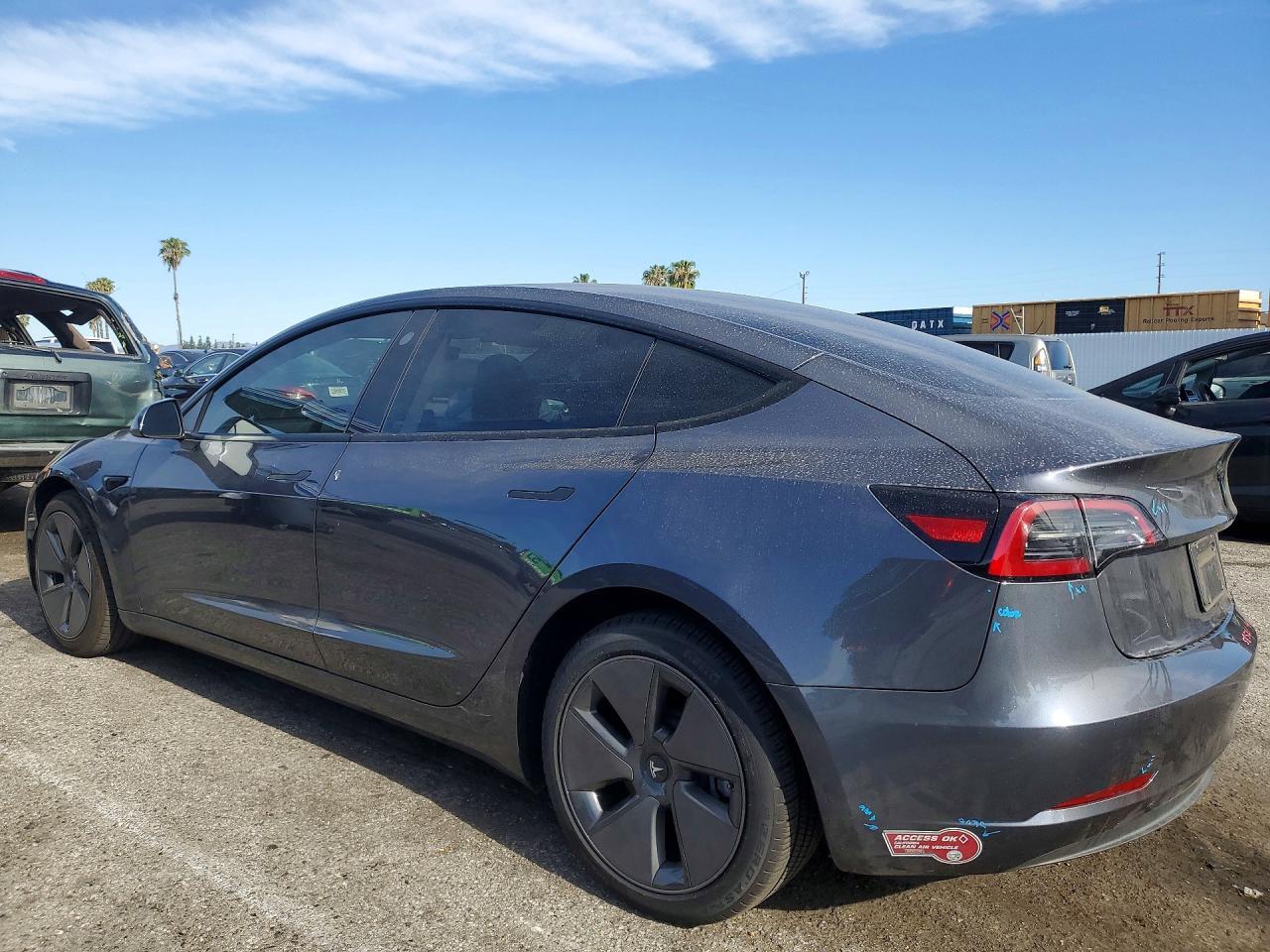 2023 Tesla Model 3 - Фото 2