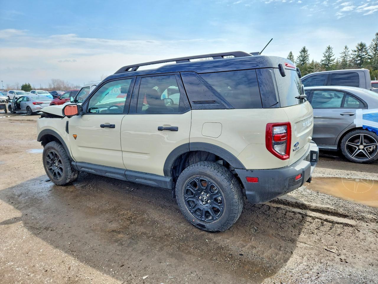 2025 Ford Bronco Sport Heritage - Image 2