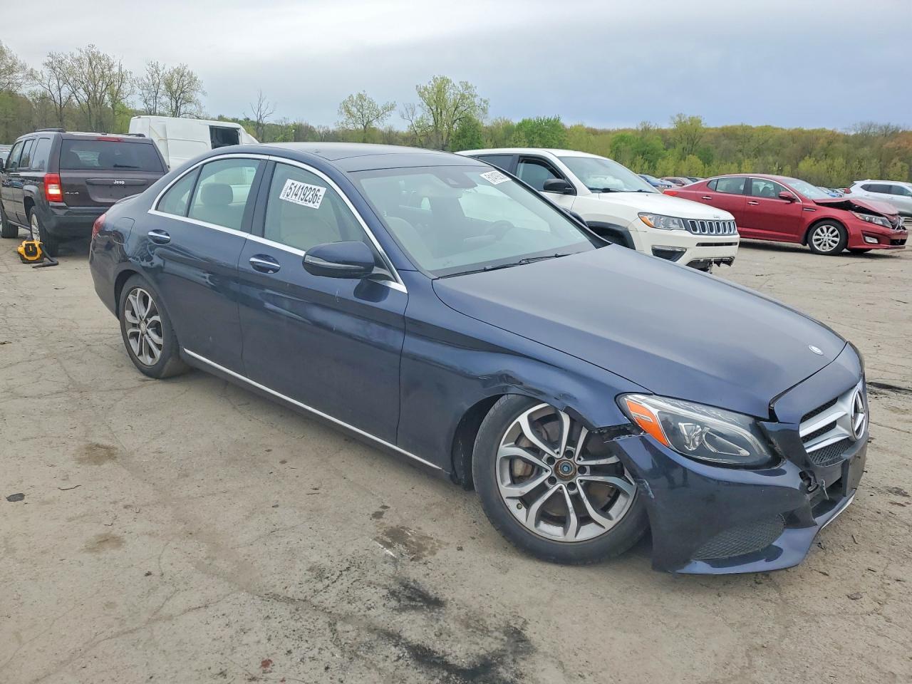 2016 Mercedes-Benz C 300 4Matic - Фото 4
