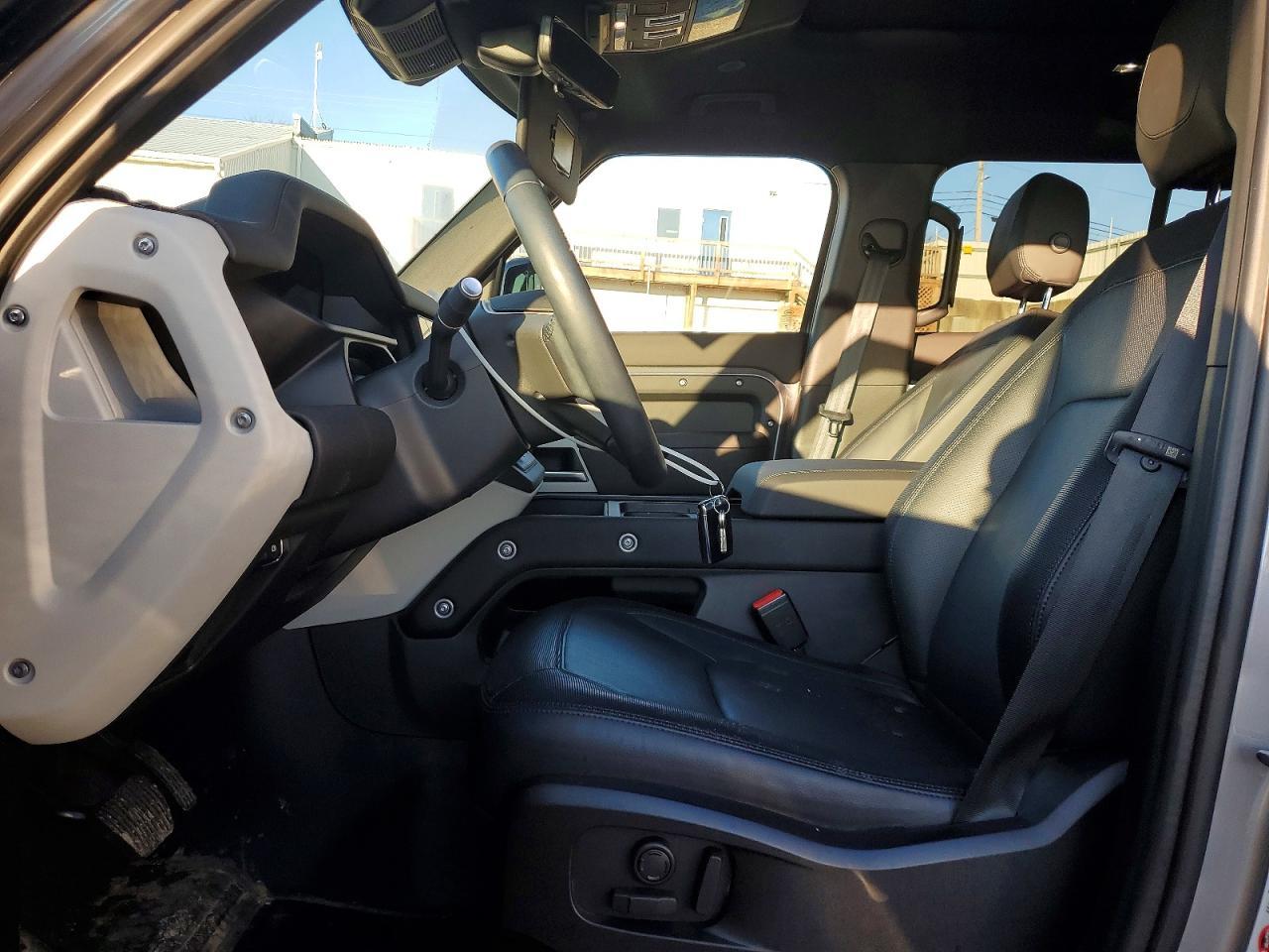 2024 Land Rover Defender 110 X-Dynamic Se - Image 7