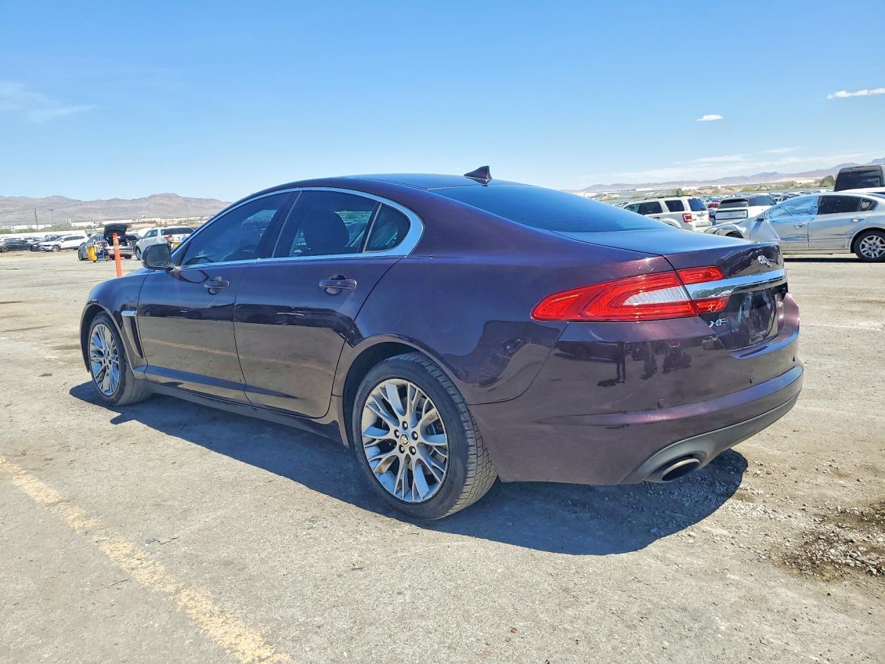 2013 Jaguar Xf - Фото 2