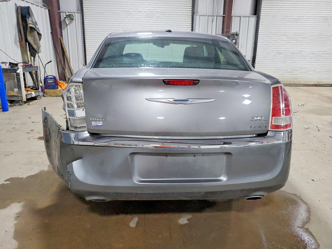 2011 Chrysler 300C - Фото 6