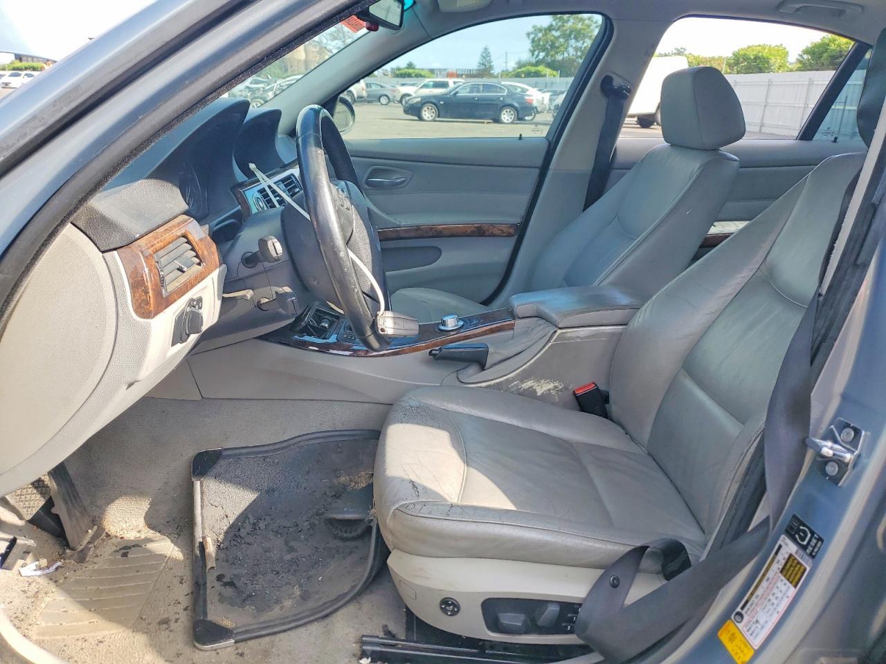 2006 BMW 325 I - Image 7