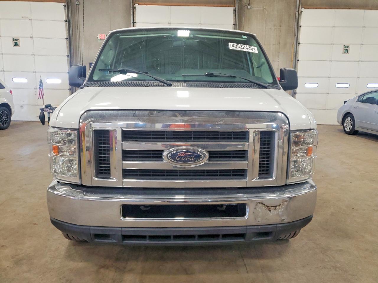 2013 Ford Econoline E250 Van - Фото 5