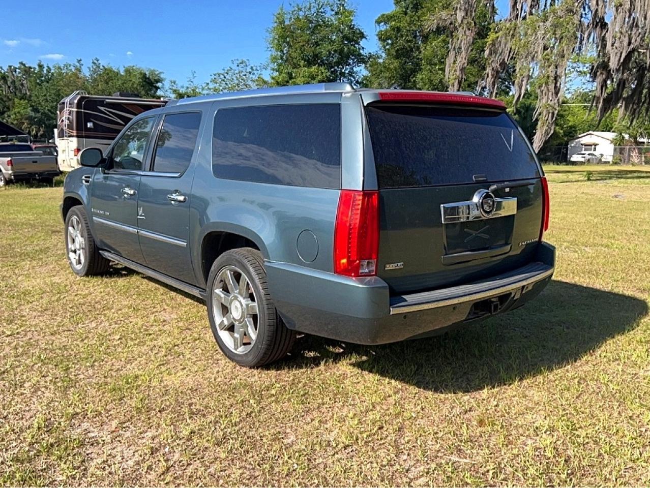 2009 Cadillac Escalade Esv Luxury - Image 3