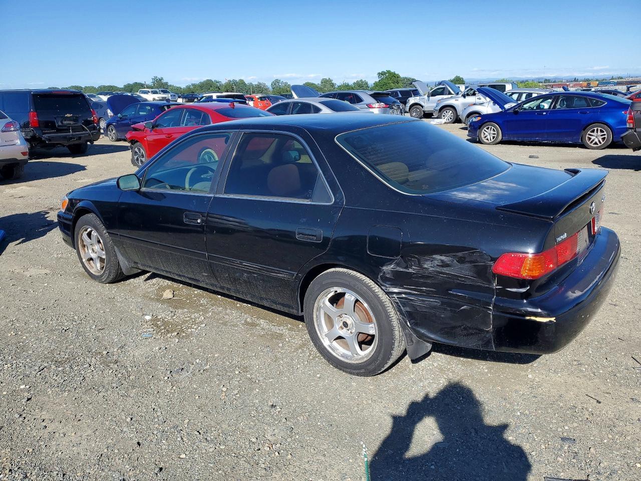 2000 Toyota Camry Le - Фото 2