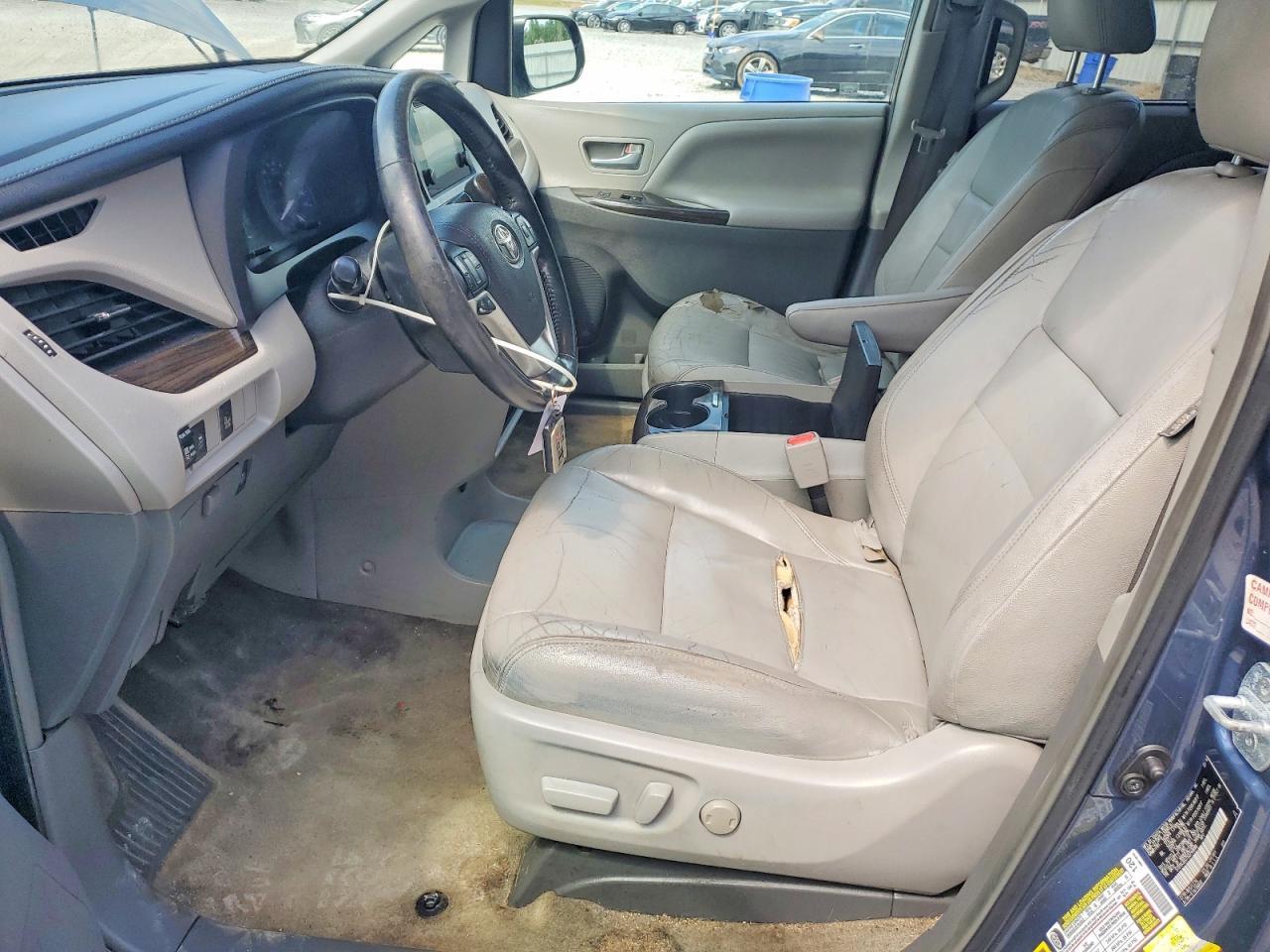 2016 Toyota Sienna Xle 8-Passenger - Фото 7
