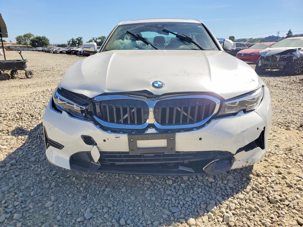 2022 BMW 330E - Фото 5